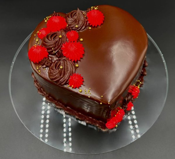 Chocolate Raspberry Shortcake Heart Cake