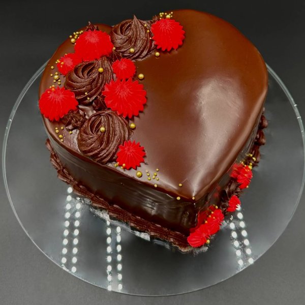 Chocolate Raspberry Shortcake Heart Cake